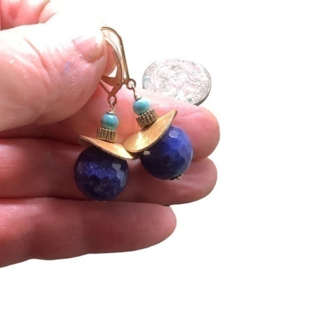 Gold tone fashion dangle earrings